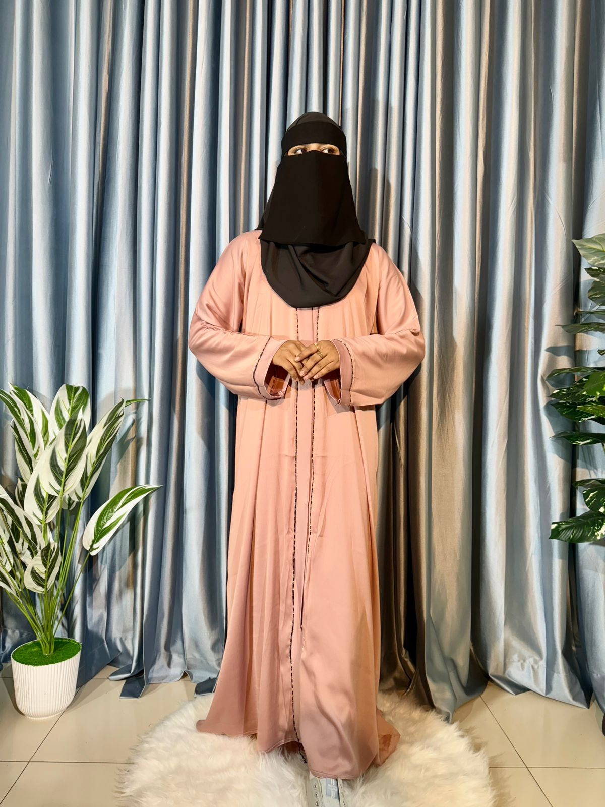 Student Minimal Borqa